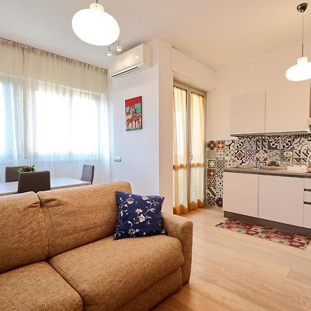 Skyline Apartment Милано Екстериор снимка