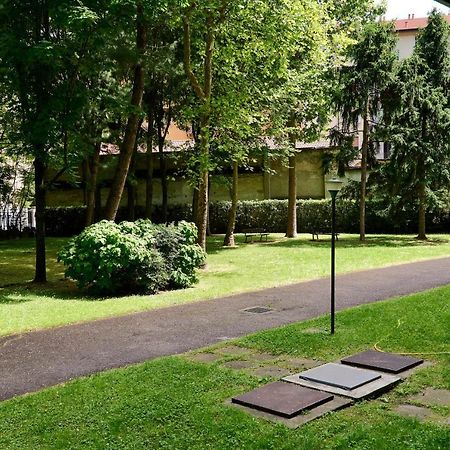 Skyline Apartment Милано Екстериор снимка