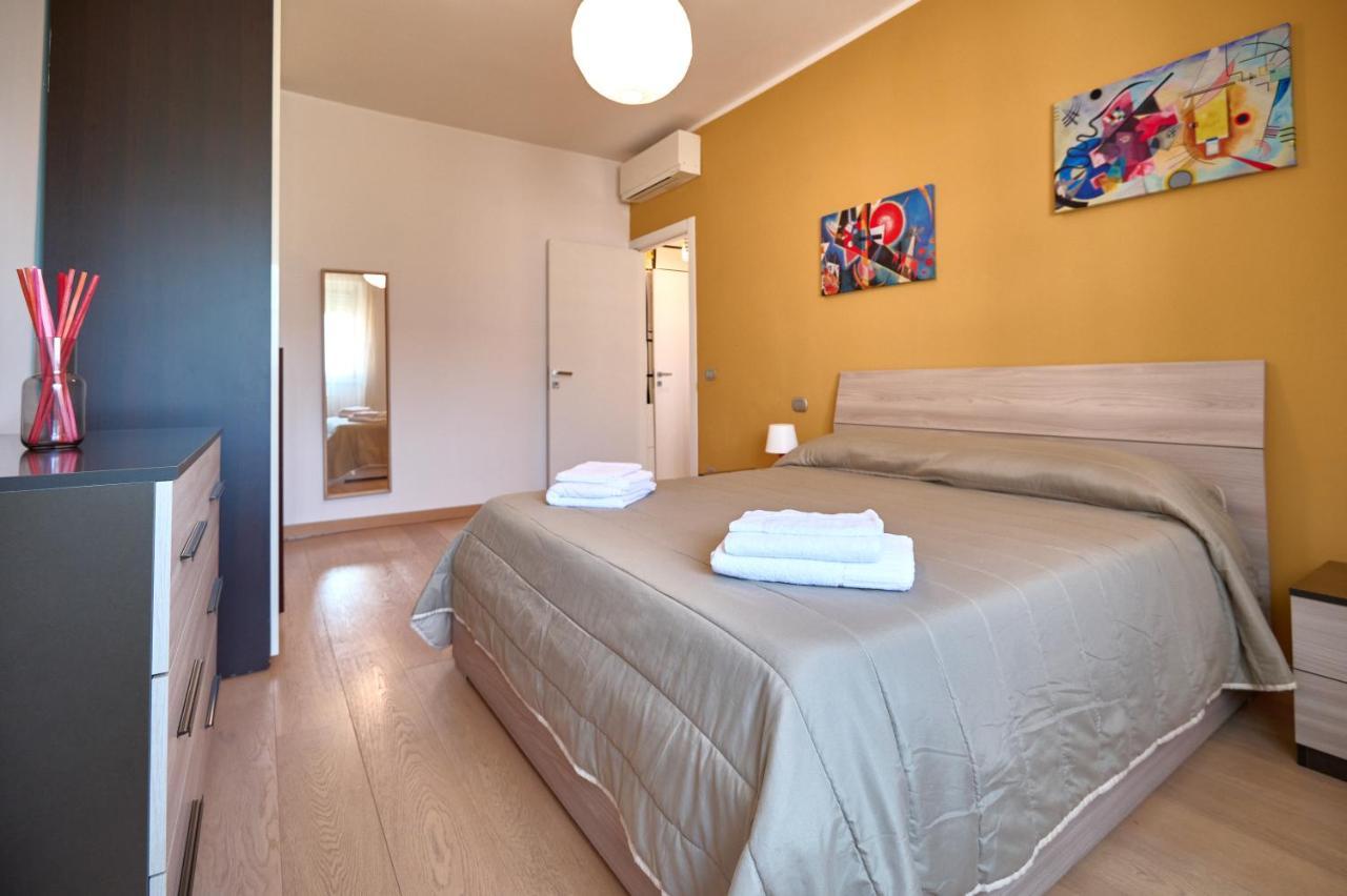 Skyline Apartment Милано Екстериор снимка