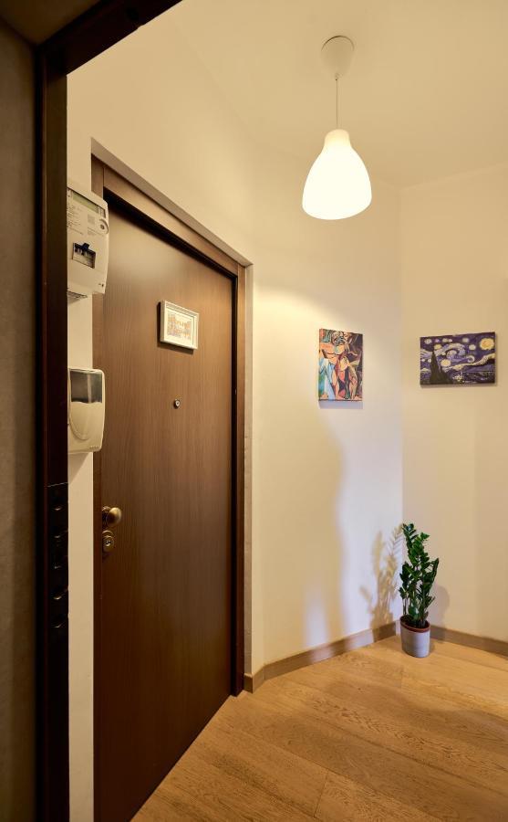 Skyline Apartment Милано Екстериор снимка
